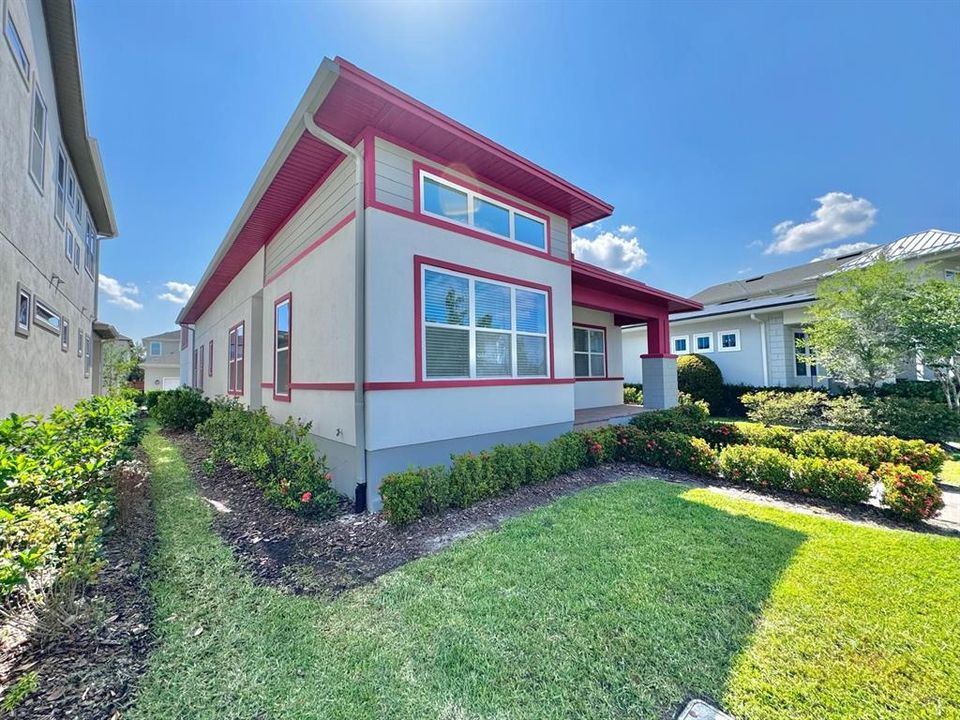Active With Contract: $3,300 (3 beds, 2 baths, 1998 Square Feet)