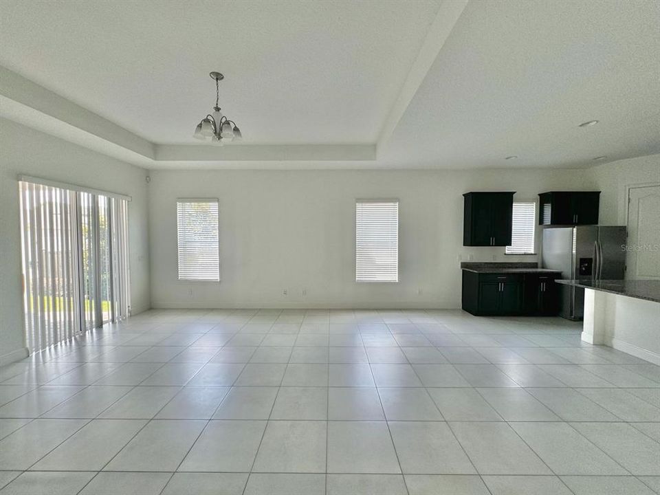 Active With Contract: $3,300 (3 beds, 2 baths, 1998 Square Feet)