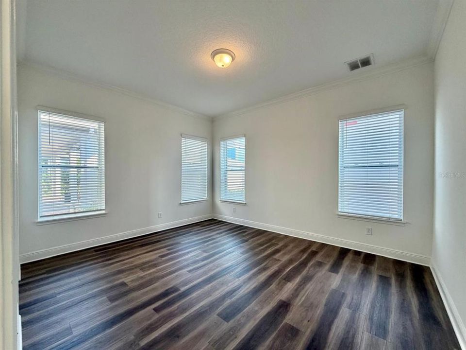 Active With Contract: $3,300 (3 beds, 2 baths, 1998 Square Feet)