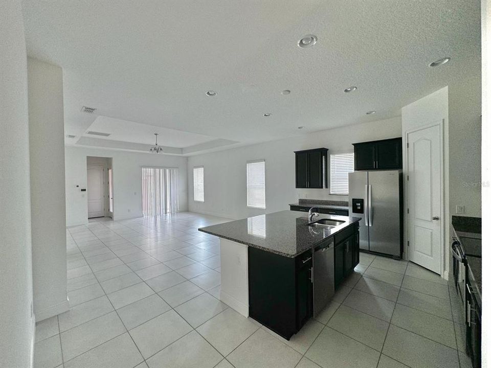 Active With Contract: $3,300 (3 beds, 2 baths, 1998 Square Feet)