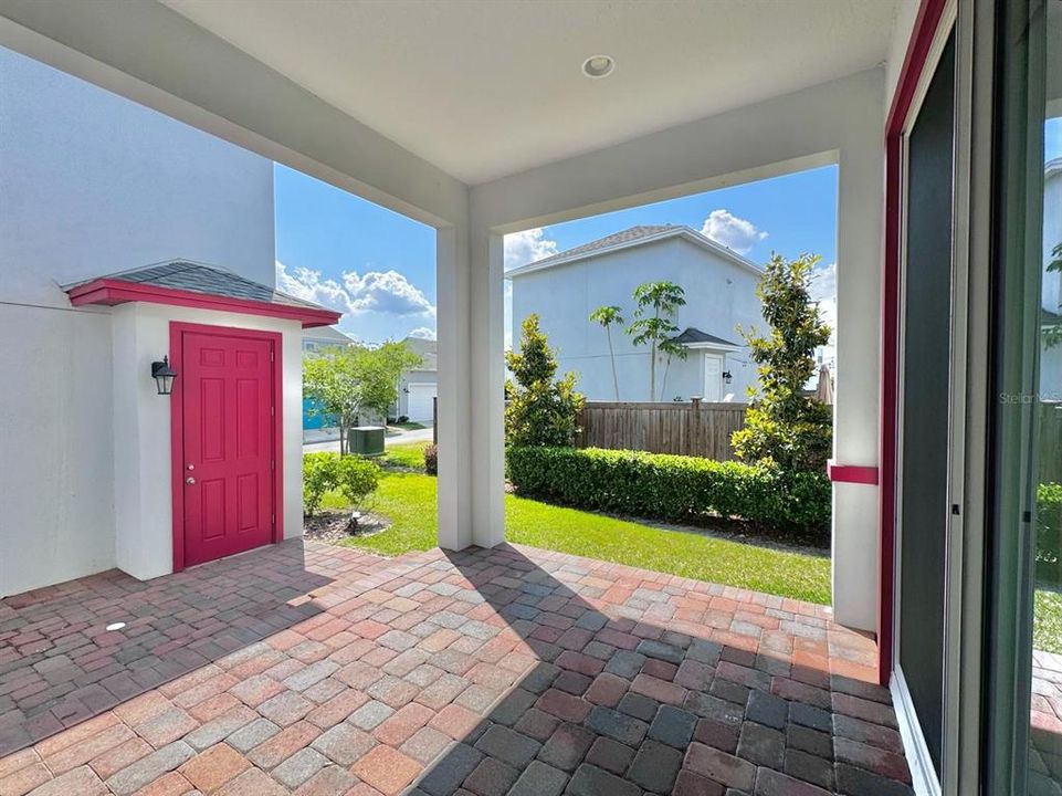 Active With Contract: $3,300 (3 beds, 2 baths, 1998 Square Feet)