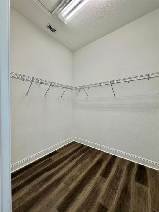 Active With Contract: $3,300 (3 beds, 2 baths, 1998 Square Feet)