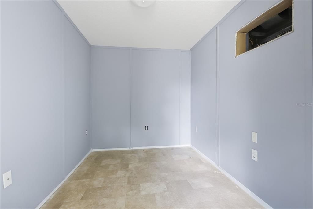 For Sale: $130,000 (3 beds, 2 baths, 854 Square Feet)