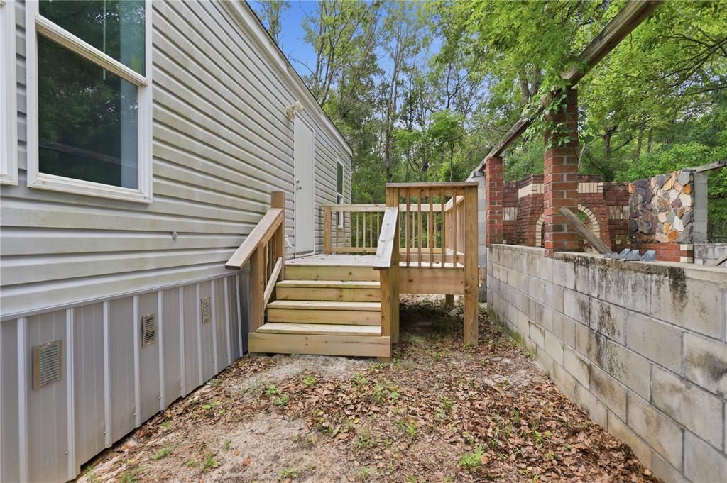 For Sale: $130,000 (3 beds, 2 baths, 854 Square Feet)