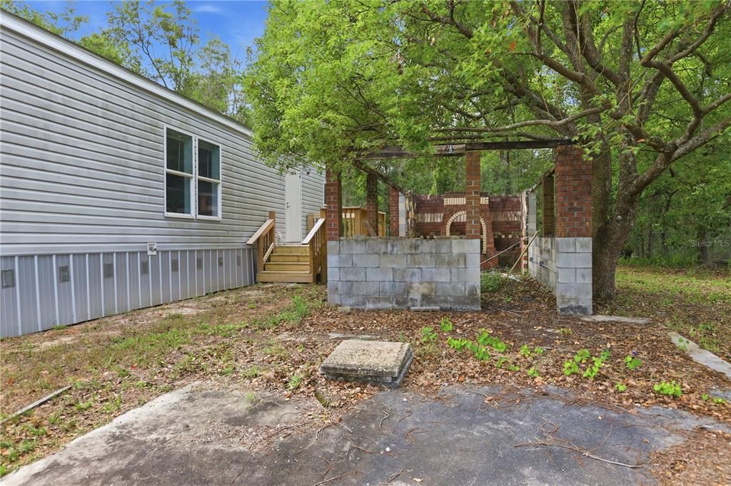 For Sale: $130,000 (3 beds, 2 baths, 854 Square Feet)