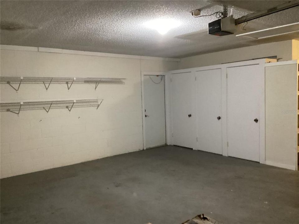 Active With Contract: $385,000 (3 beds, 2 baths, 1600 Square Feet)