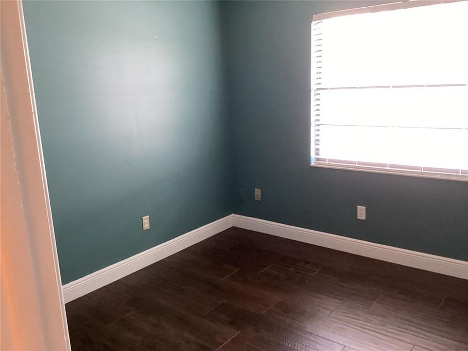 Active With Contract: $385,000 (3 beds, 2 baths, 1600 Square Feet)