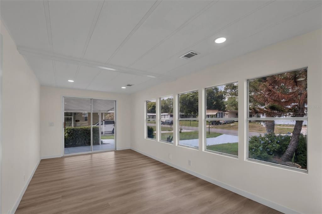 Active With Contract: $249,000 (2 beds, 2 baths, 1420 Square Feet)
