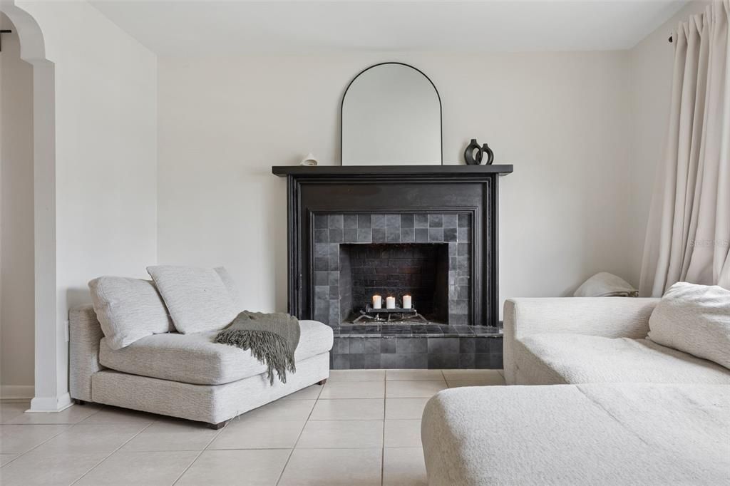 Active With Contract: $399,900 (3 beds, 2 baths, 1736 Square Feet)