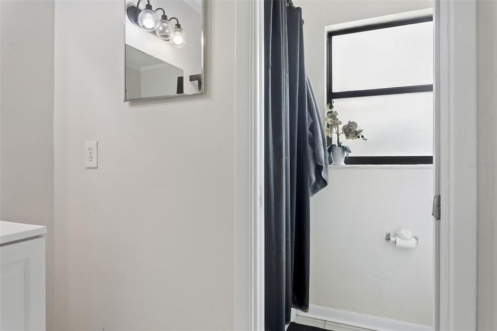 Active With Contract: $399,900 (3 beds, 2 baths, 1736 Square Feet)