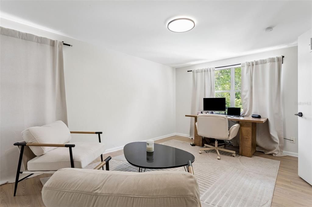 Active With Contract: $399,900 (3 beds, 2 baths, 1736 Square Feet)