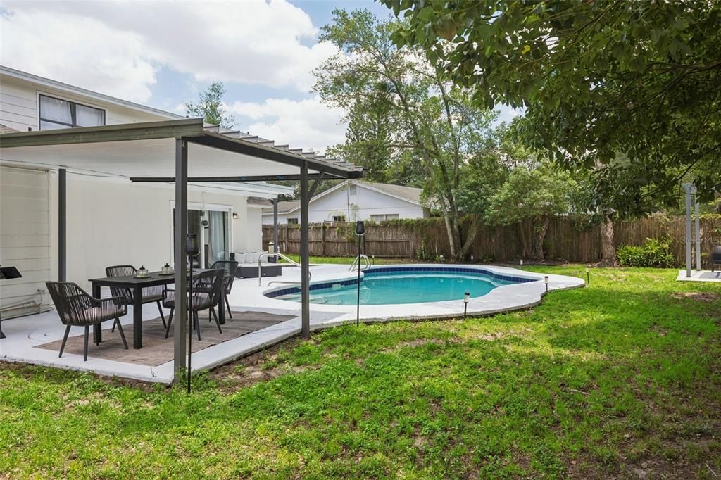 Active With Contract: $399,900 (3 beds, 2 baths, 1736 Square Feet)