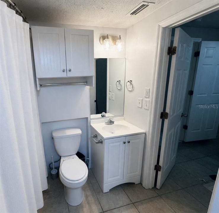 На продажу: $249,999 (3 спален, 2 ванн, 1232 Квадратных фут)