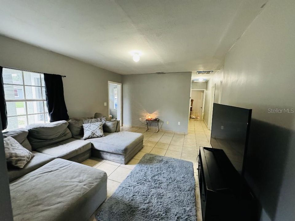 На продажу: $249,999 (3 спален, 2 ванн, 1232 Квадратных фут)