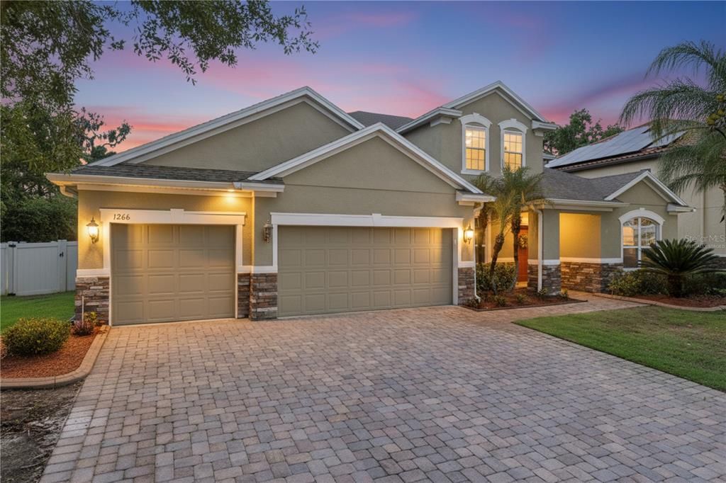 For Sale: $824,900 (5 beds, 4 baths, 3739 Square Feet)