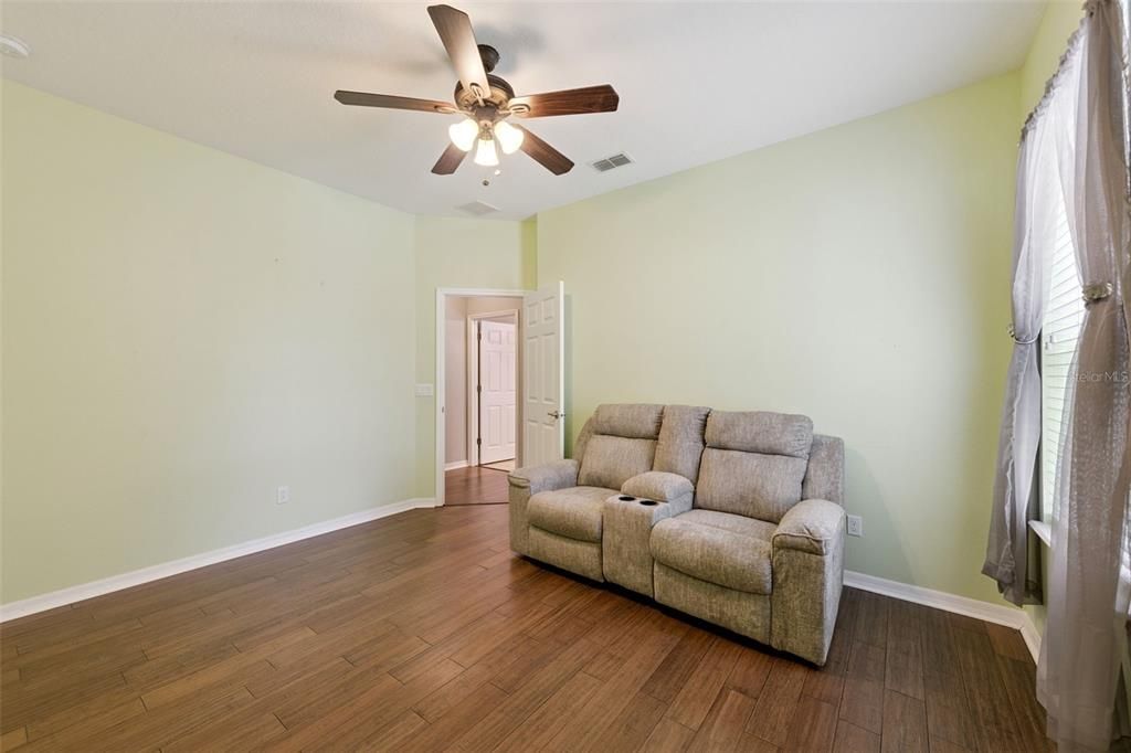 For Sale: $824,900 (5 beds, 4 baths, 3739 Square Feet)
