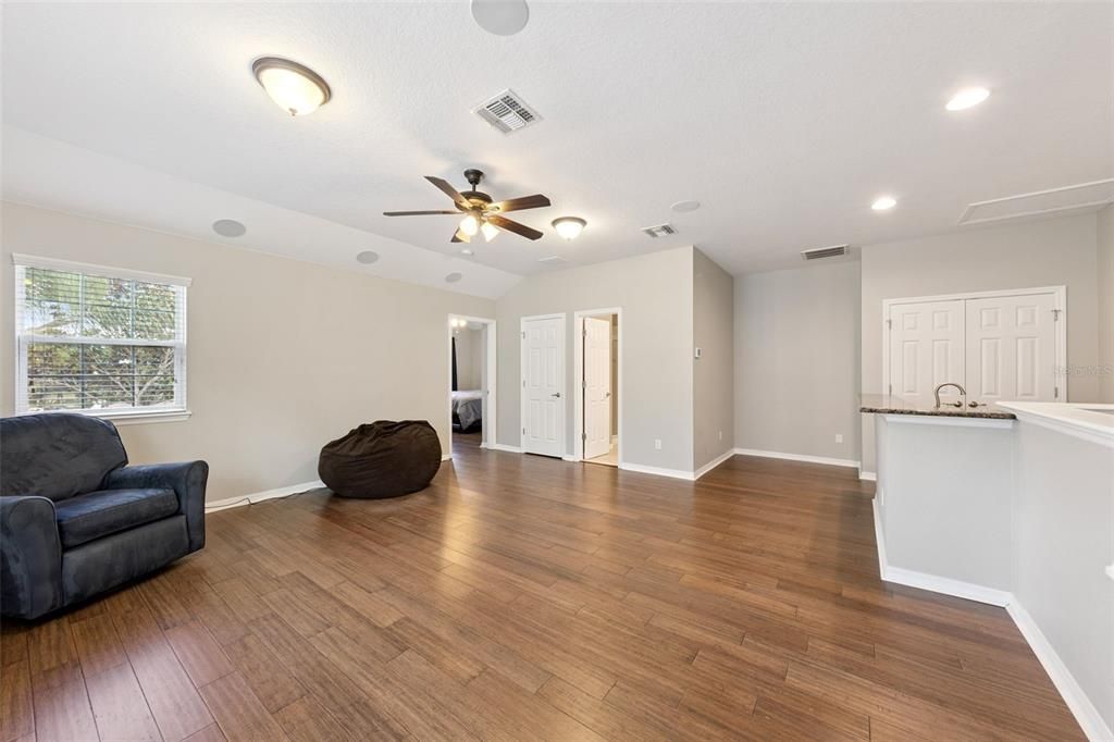 For Sale: $824,900 (5 beds, 4 baths, 3739 Square Feet)