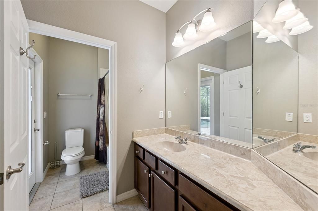 For Sale: $824,900 (5 beds, 4 baths, 3739 Square Feet)