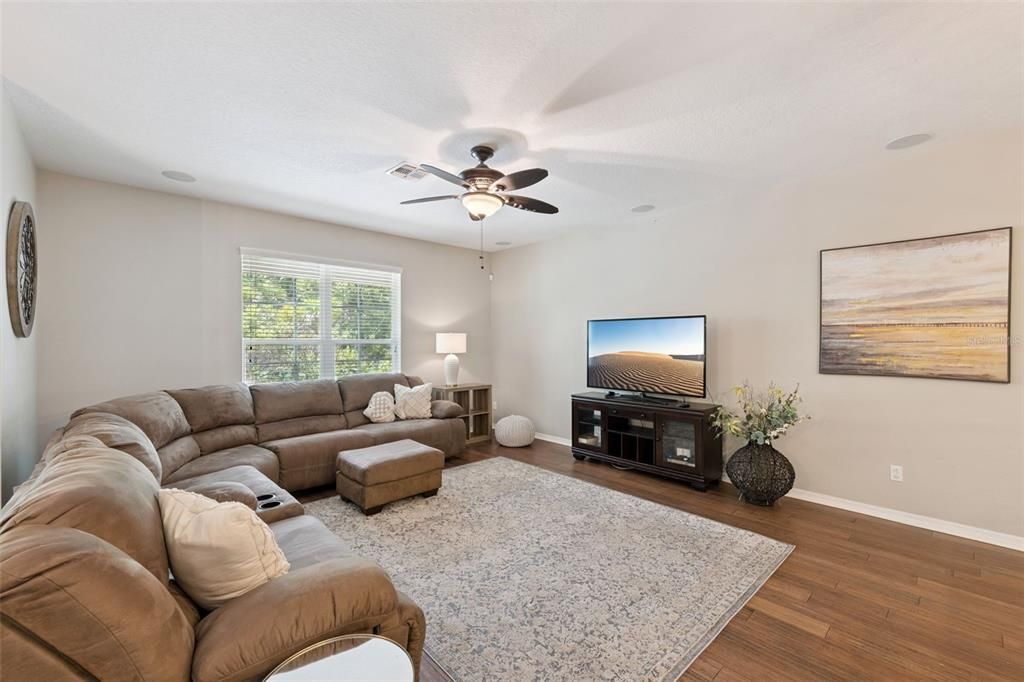 For Sale: $824,900 (5 beds, 4 baths, 3739 Square Feet)
