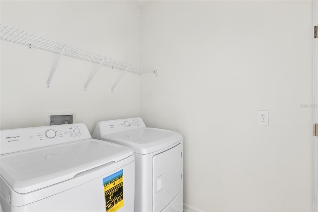 En Renta: $1,950 (3 camas, 2 baños, 1768 Pies cuadrados)