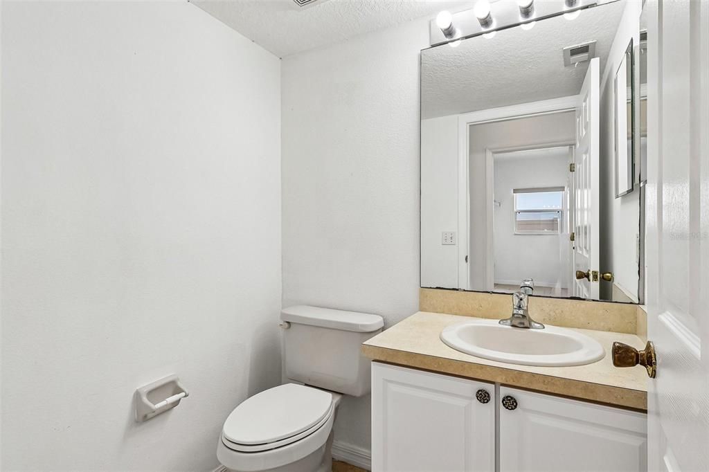 На продажу: $399,000 (4 спален, 2 ванн, 2806 Квадратных фут)