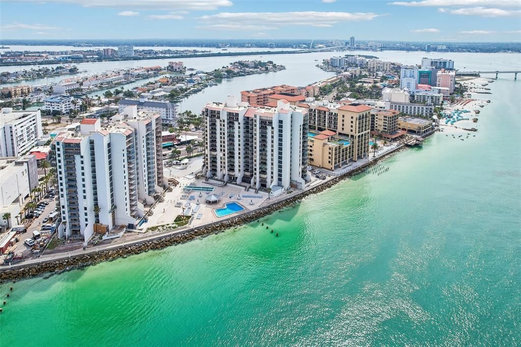 For Sale: $659,900 (2 beds, 2 baths, 1264 Square Feet)