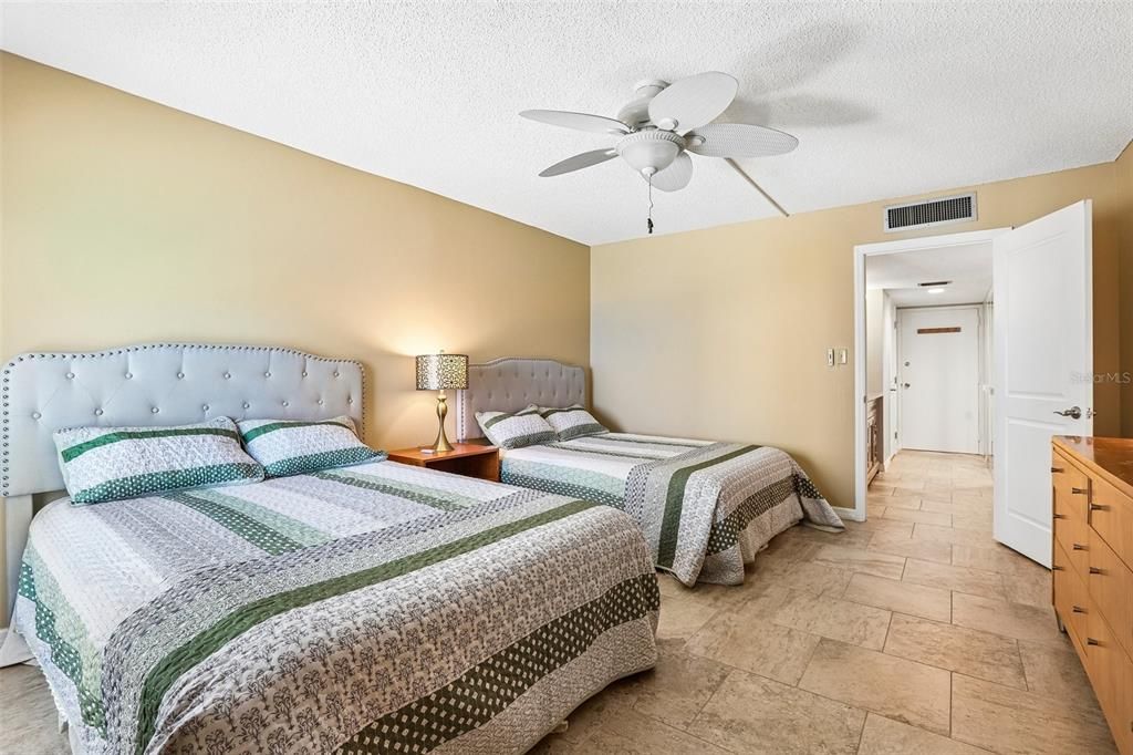 For Sale: $659,900 (2 beds, 2 baths, 1264 Square Feet)