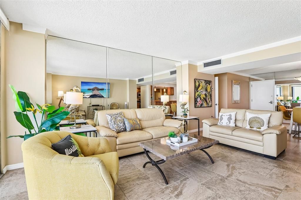 For Sale: $659,900 (2 beds, 2 baths, 1264 Square Feet)