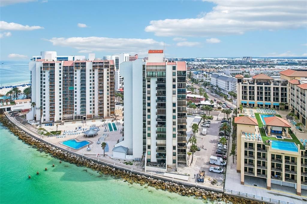For Sale: $659,900 (2 beds, 2 baths, 1264 Square Feet)