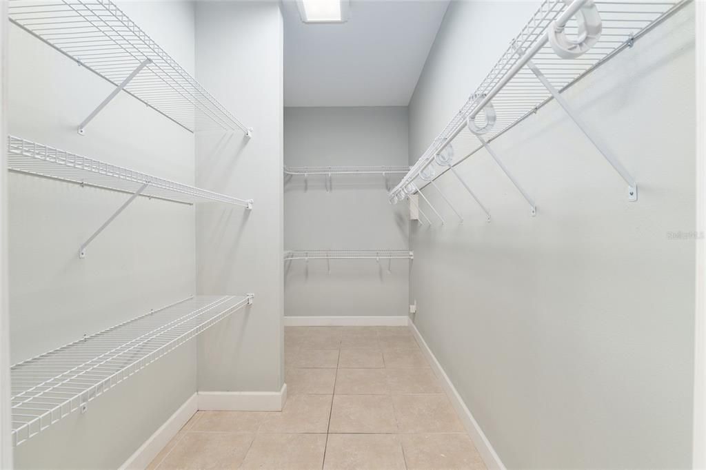 Active With Contract: $589,500 (3 beds, 3 baths, 2482 Square Feet)
