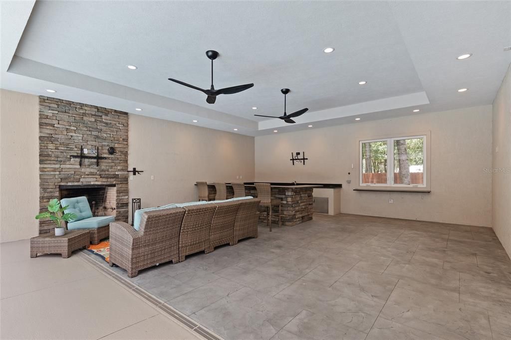 Active With Contract: $589,500 (3 beds, 3 baths, 2482 Square Feet)