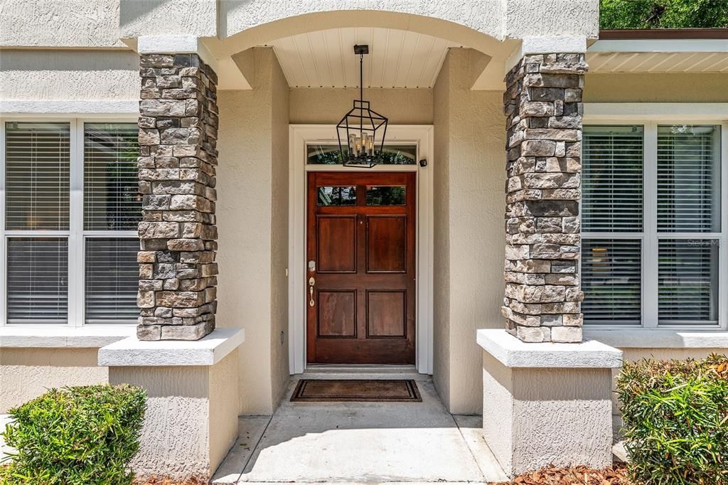 Active With Contract: $589,500 (3 beds, 3 baths, 2482 Square Feet)