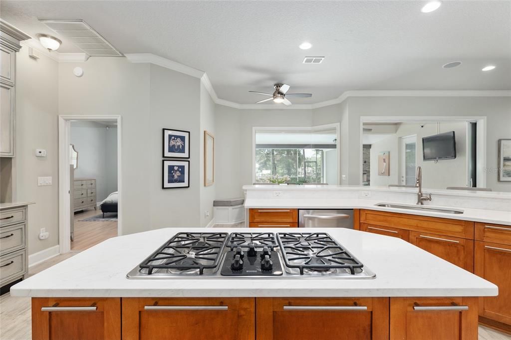 Active With Contract: $589,500 (3 beds, 3 baths, 2482 Square Feet)