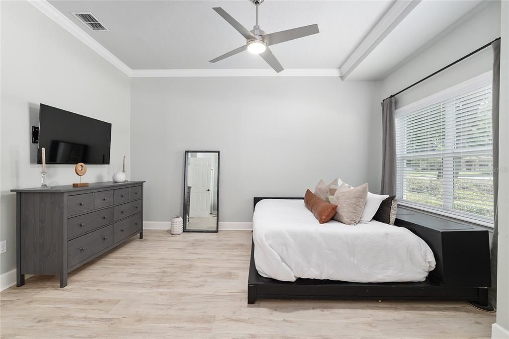 Active With Contract: $589,500 (3 beds, 3 baths, 2482 Square Feet)