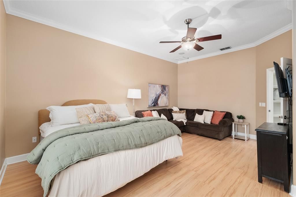 Active With Contract: $589,500 (3 beds, 3 baths, 2482 Square Feet)