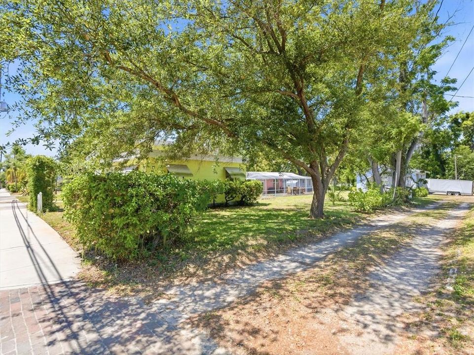 For Sale: $3,895,000 (0 beds, 0 baths, 1041 Square Feet)