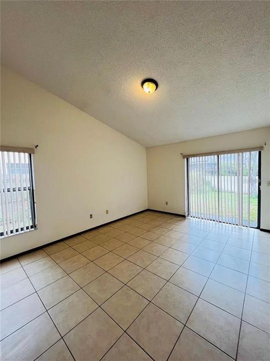 For Rent: $2,200 (3 beds, 2 baths, 1685 Square Feet)