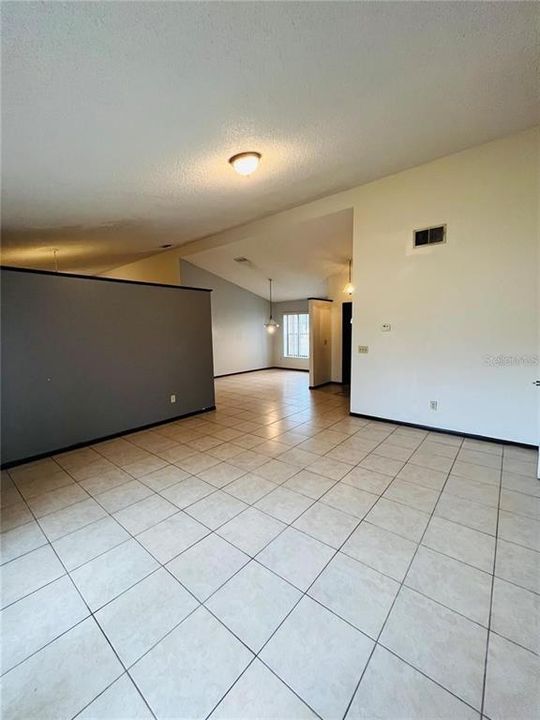 For Rent: $2,200 (3 beds, 2 baths, 1685 Square Feet)