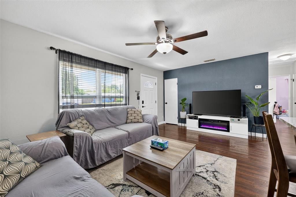 Activo con contrato: $314,900 (3 camas, 1 baños, 1186 Pies cuadrados)