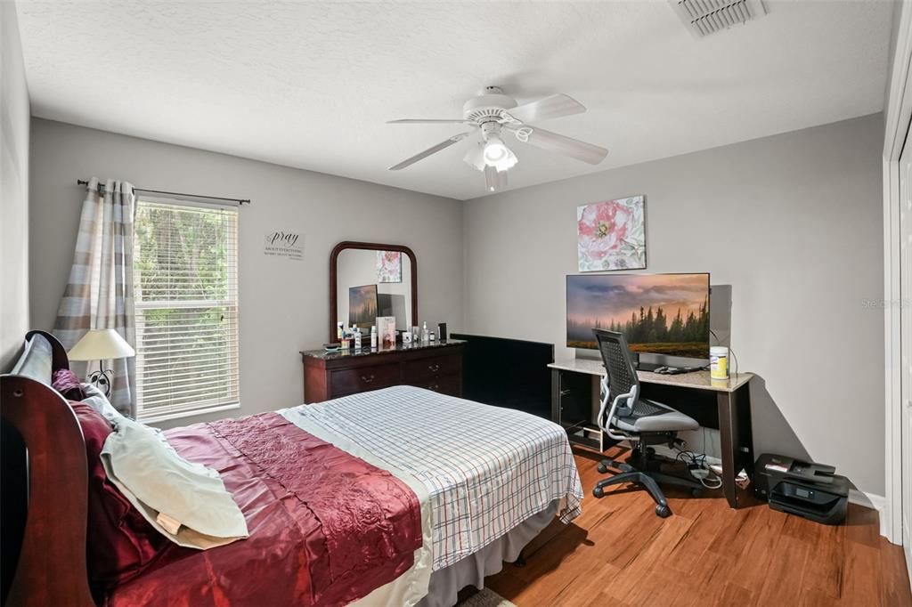 待售: $569,900 (4 贝兹, 2 浴室, 2415 平方英尺)