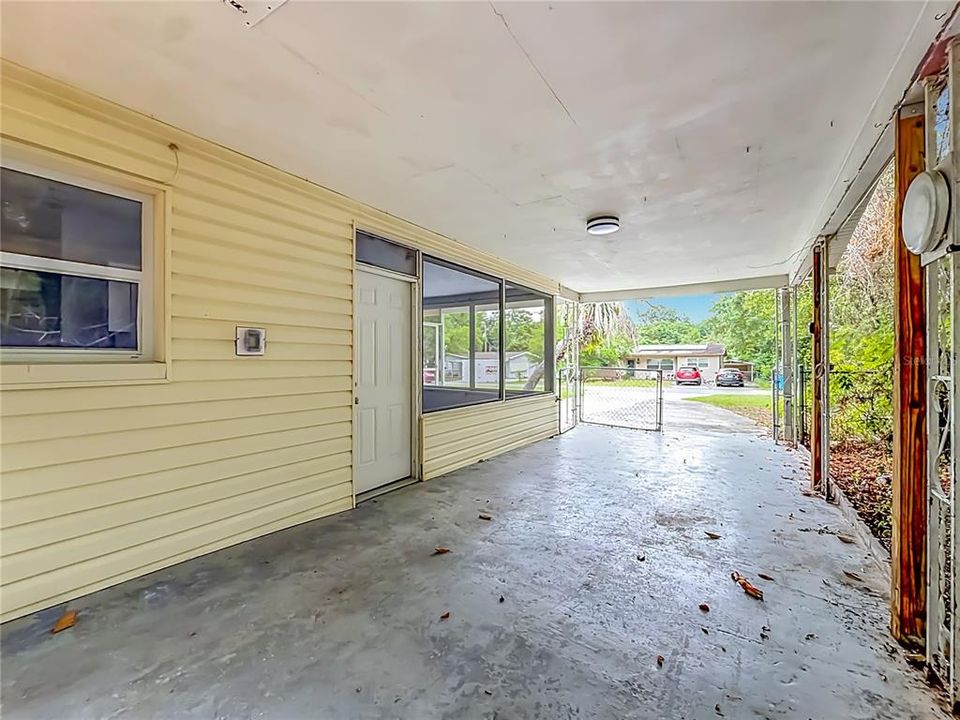 For Sale: $139,000 (1 beds, 1 baths, 859 Square Feet)