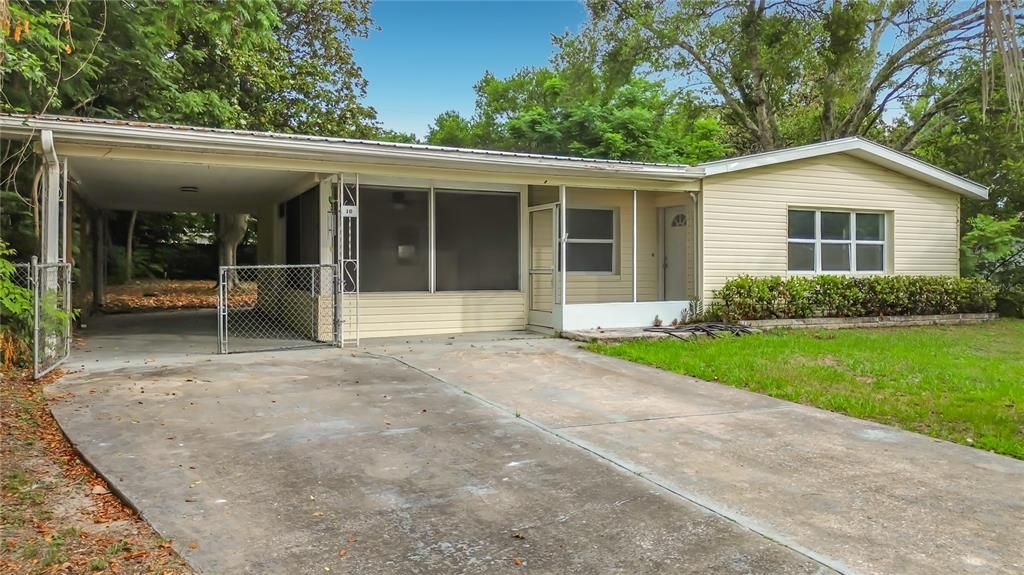 For Sale: $139,000 (1 beds, 1 baths, 859 Square Feet)