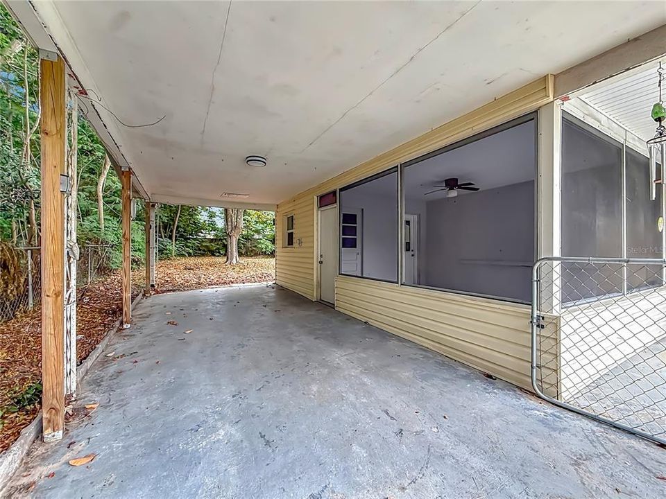 For Sale: $139,000 (1 beds, 1 baths, 859 Square Feet)