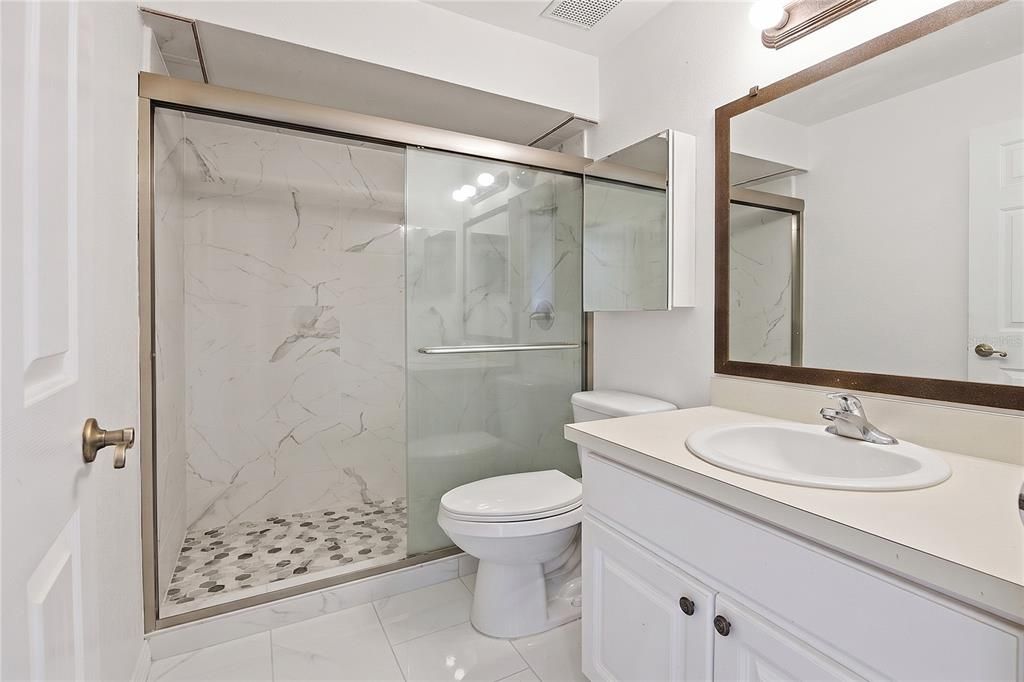 En Venta: $399,000 (4 camas, 2 baños, 1957 Pies cuadrados)