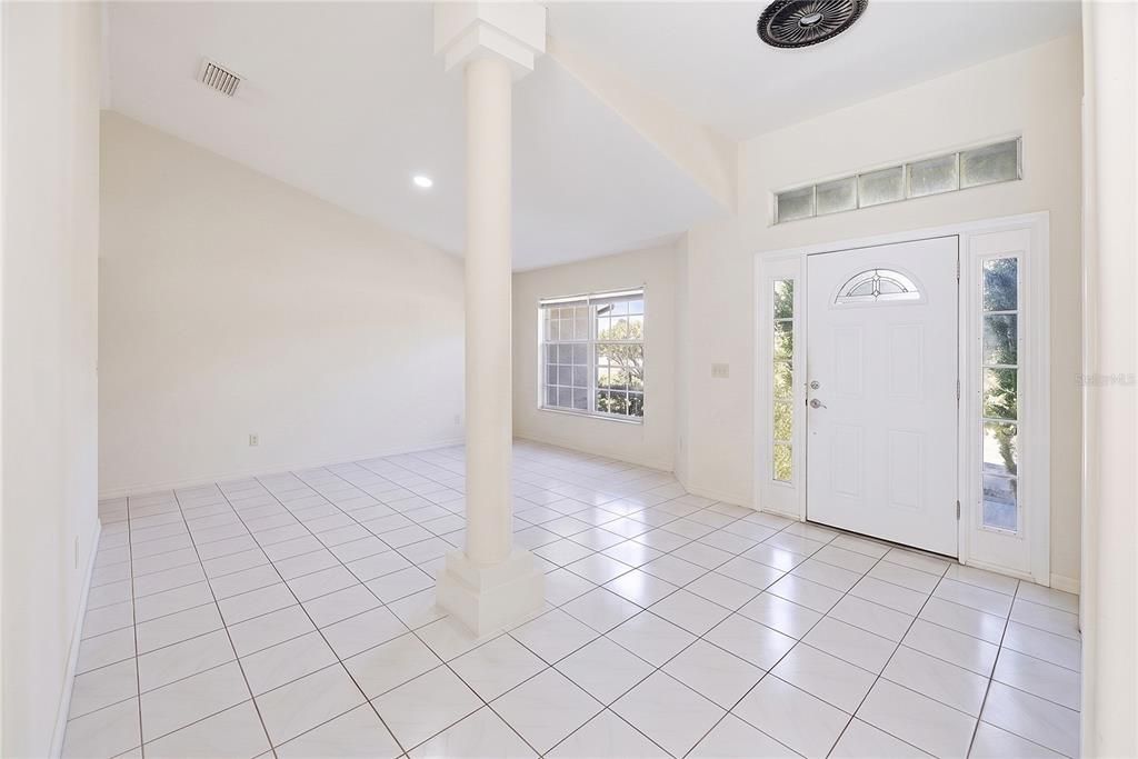 En Venta: $399,000 (4 camas, 2 baños, 1957 Pies cuadrados)