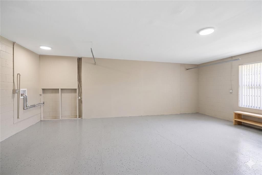 En Venta: $399,000 (4 camas, 2 baños, 1957 Pies cuadrados)