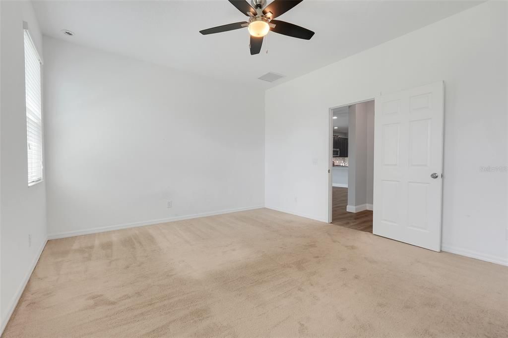 Active With Contract: $2,900 (4 beds, 3 baths, 2563 Square Feet)