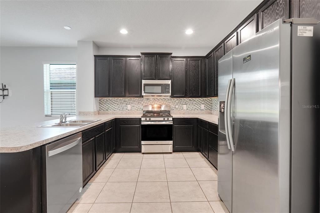 Active With Contract: $2,900 (4 beds, 3 baths, 2563 Square Feet)