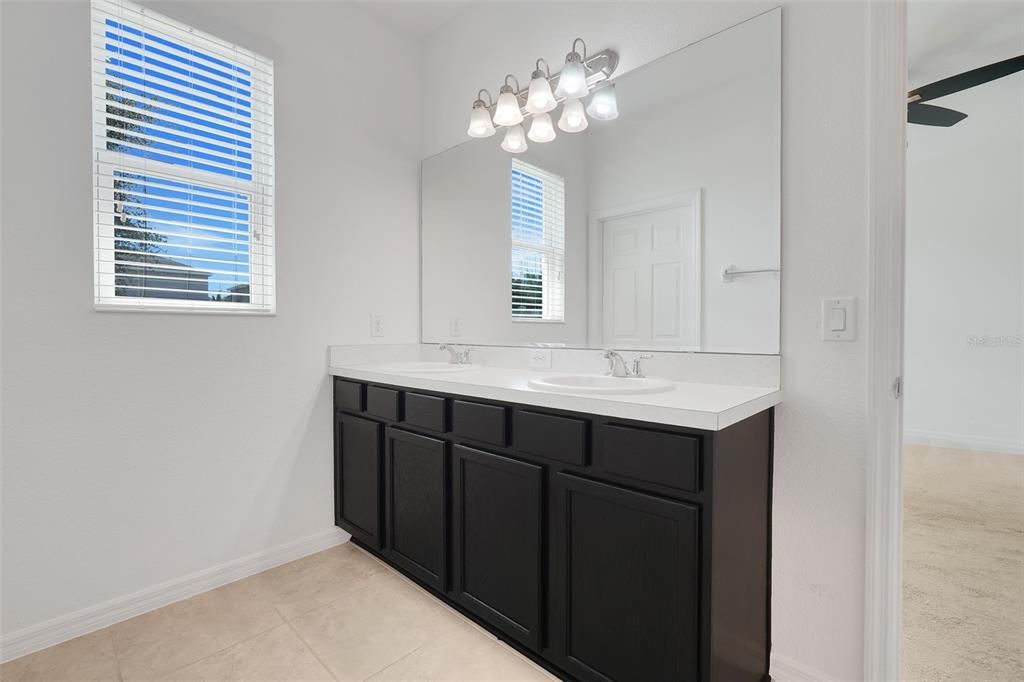 Active With Contract: $2,900 (4 beds, 3 baths, 2563 Square Feet)