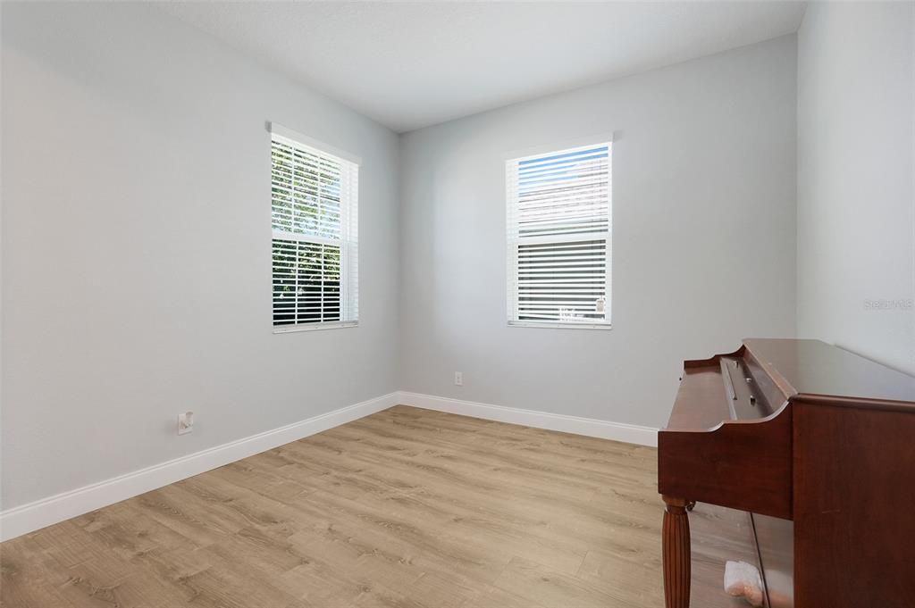 Active With Contract: $2,900 (4 beds, 3 baths, 2563 Square Feet)